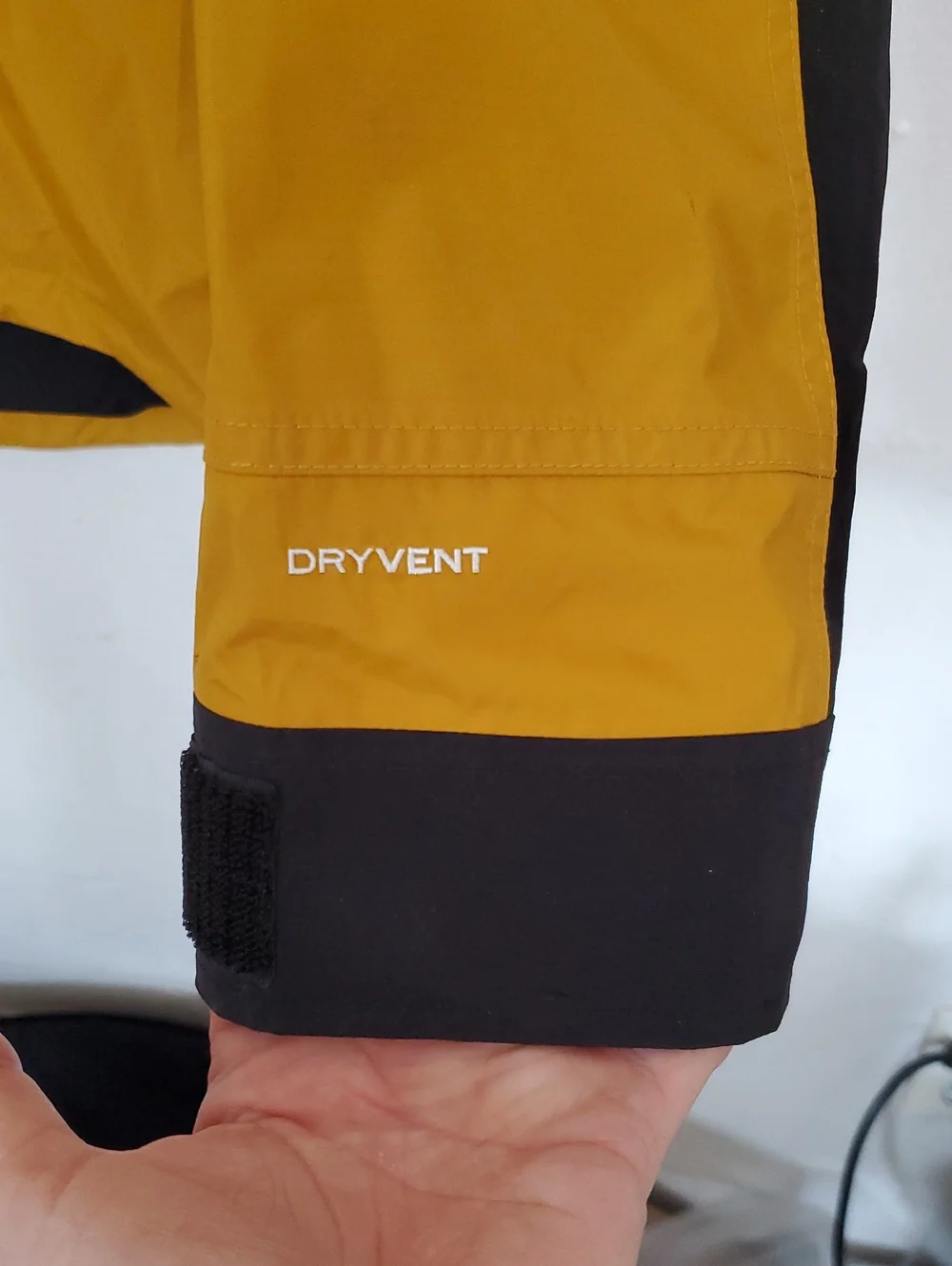 The North Face K2RM Dryvent  Hooded Raincoat In Yellow and Black Mens M